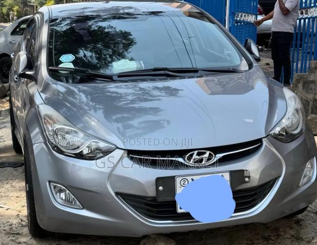 Hyundai Avante 2013 Silver