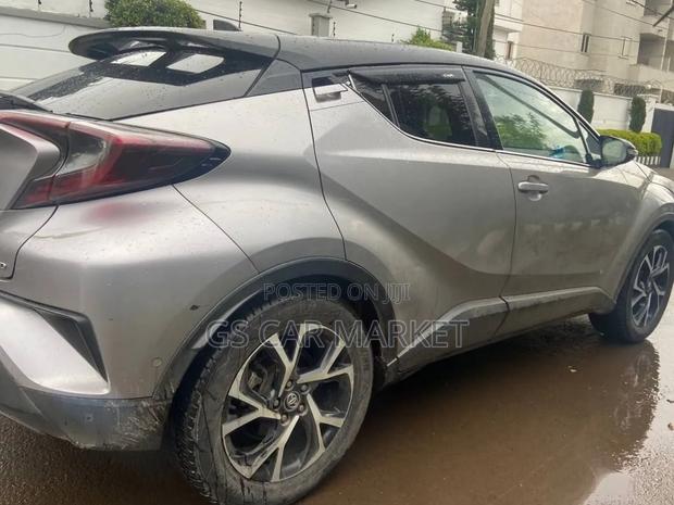Toyota C-HR 2017 Silver