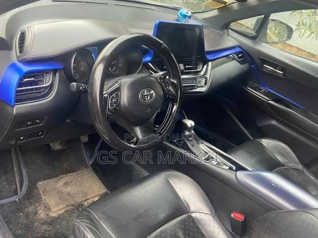 Toyota C-HR 2017 Silver