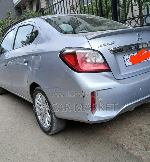Mitsubishi Attrage 2022 Gray