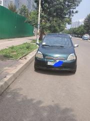 Toyota Vitz 2000 Green for sale