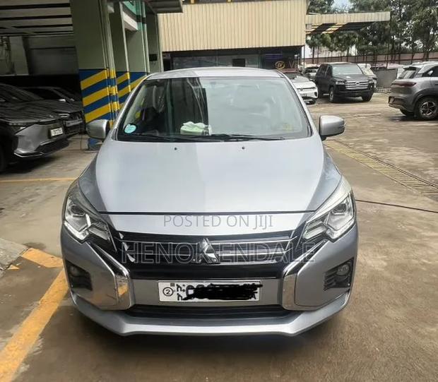 Mitsubishi Attrage 2021 Silver
