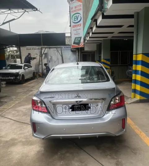 Mitsubishi Attrage 2021 Silver