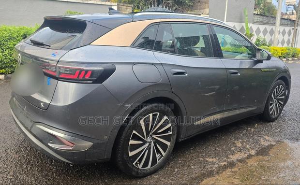 Volkswagen ID.4 2023 Gray