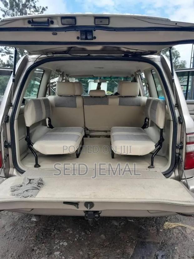 Toyota Land Cruiser 2004 Silver