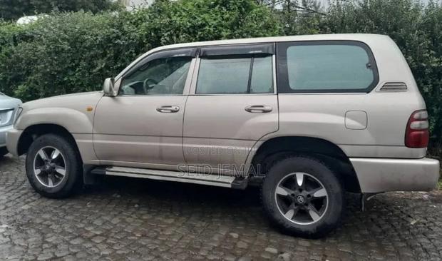 Toyota Land Cruiser 2004 Silver