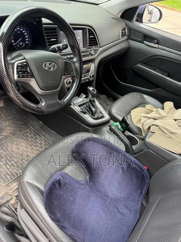 Hyundai Avante 2016 Blue