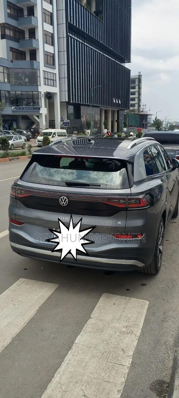 Volkswagen ID.6 2023 Gray