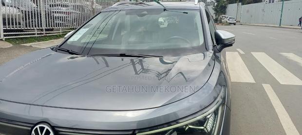 Volkswagen ID.6 2023 Gray