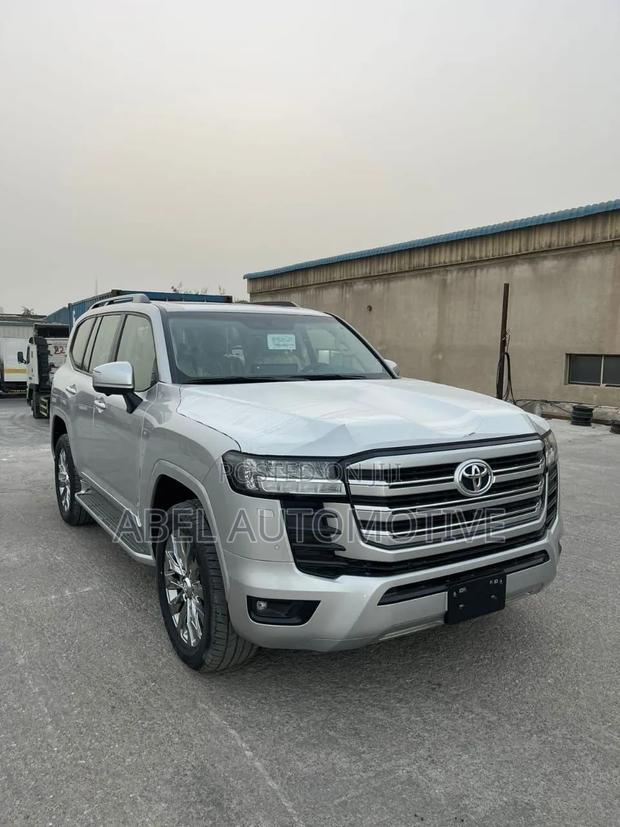 Toyota Land Cruiser 2022 Silver