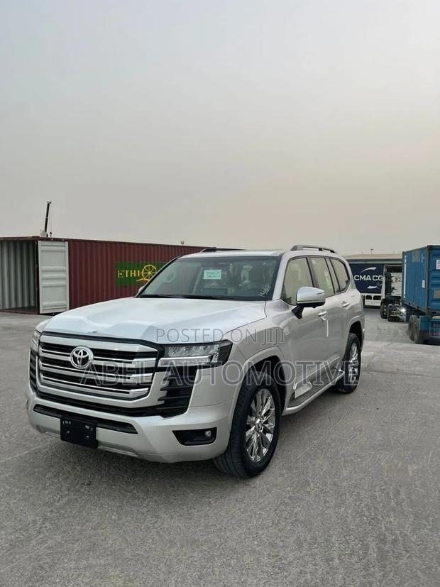 Toyota Land Cruiser 2022 Silver