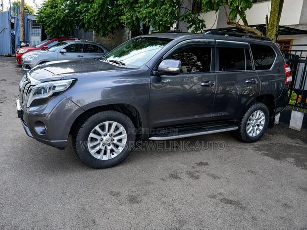 Toyota Land Cruiser Prado 2015 Gray