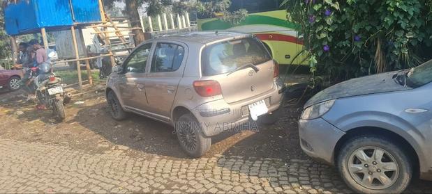Toyota Yaris 2004 Brown