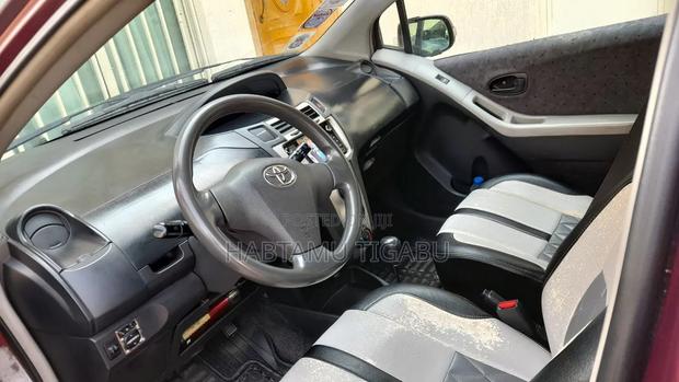 Toyota Yaris 2010 Burgundy