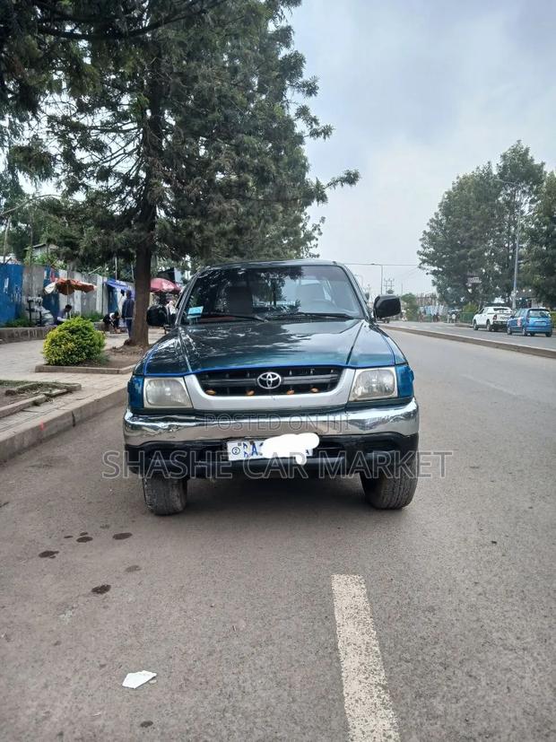 Toyota Hilux 2003 Silver