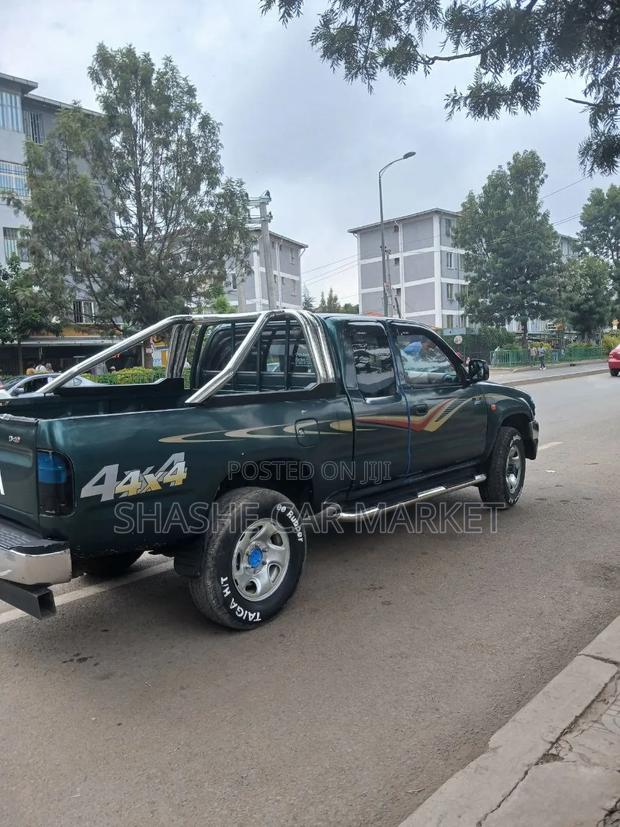 Toyota Hilux 2003 Silver