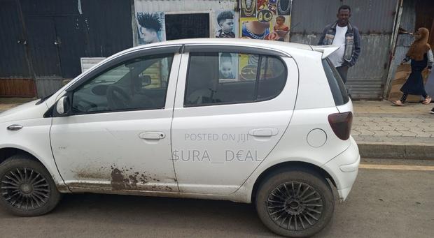 Toyota Vitz 2004 Gray