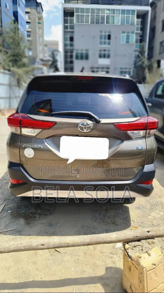 Toyota Rush 2022 Brown