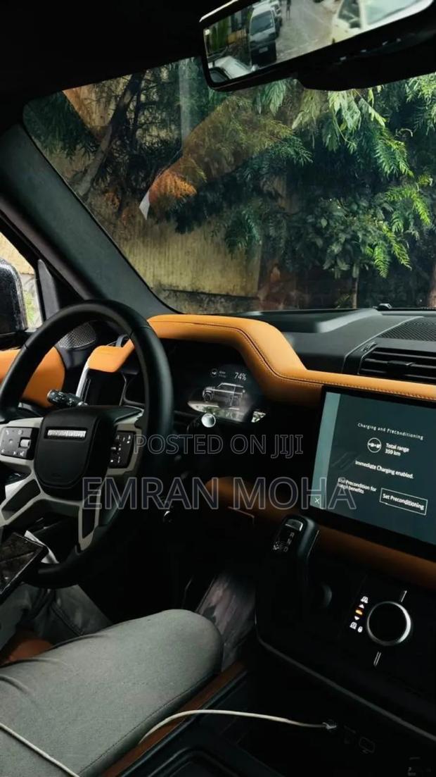 Land Rover Defender 2023 Gray