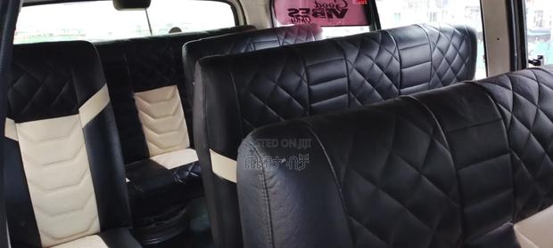 Toyota Grand HiAce 2002 White