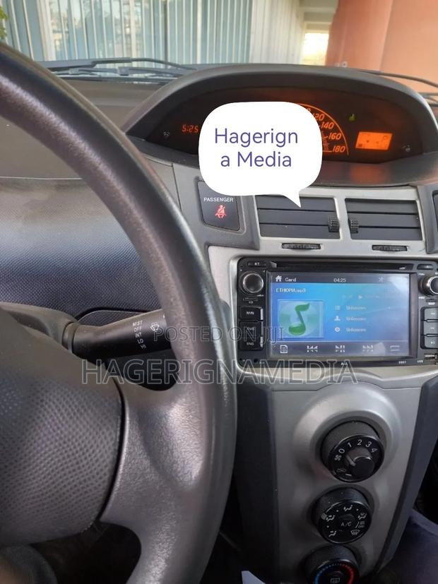 Toyota Yaris 2012 Silver