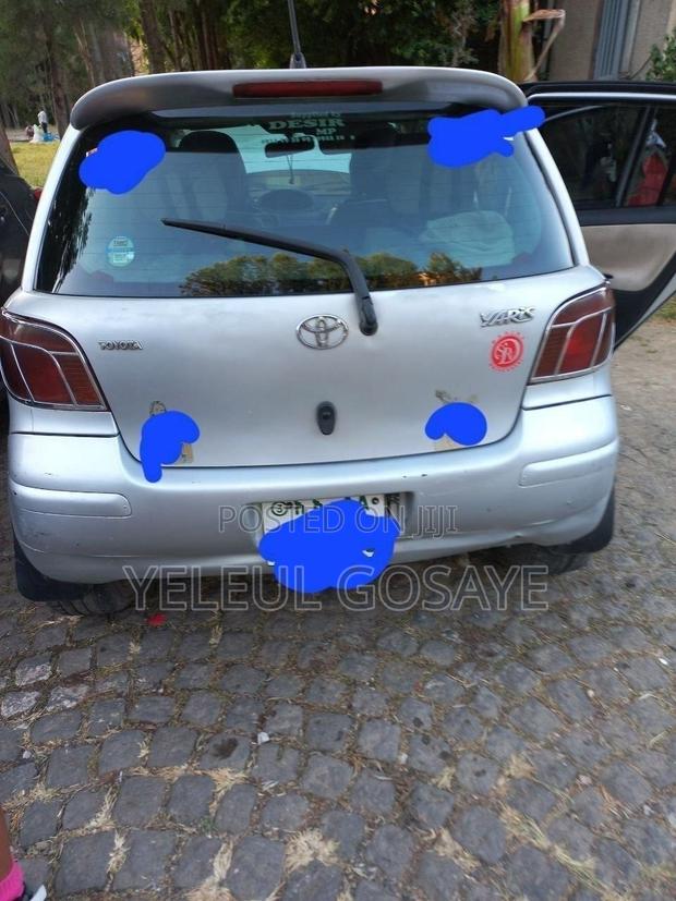 Toyota Vitz 2004 White
