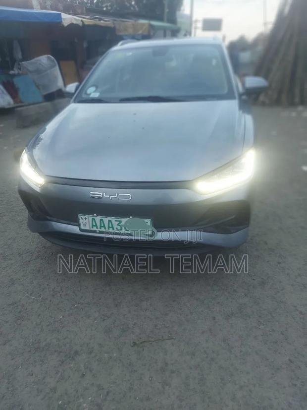 BYD E2 43 kWh 94 hp FWD 2025 Silver
