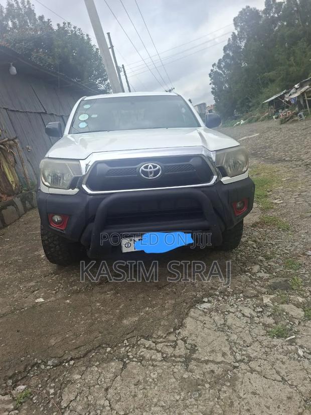 Toyota Tacoma 2015 White