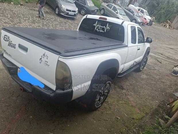 Toyota Tacoma 2015 White