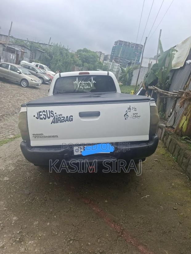 Toyota Tacoma 2015 White