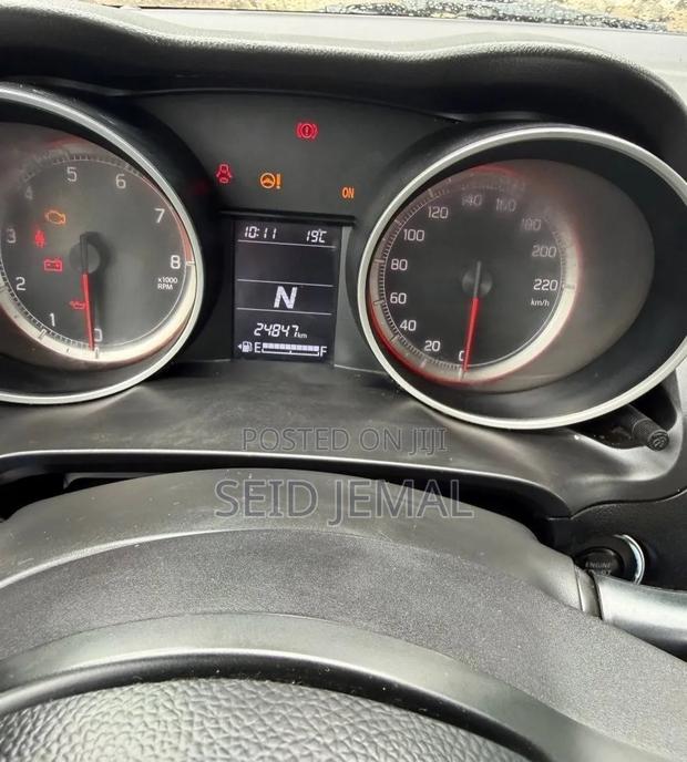Suzuki Swift 2021 Gray