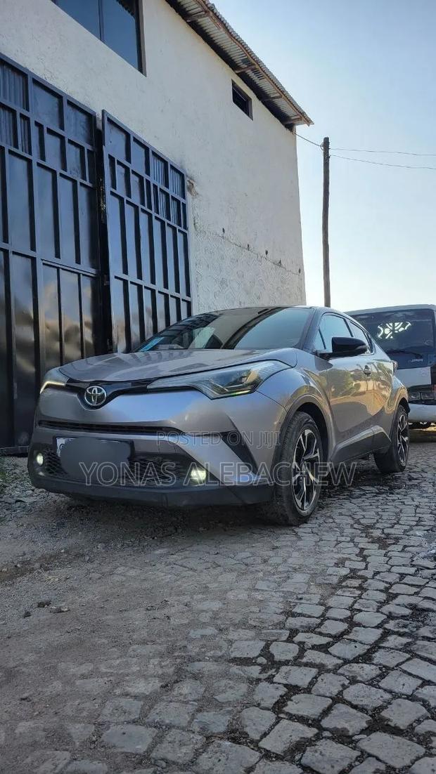 Toyota C-HR 2020 Gray
