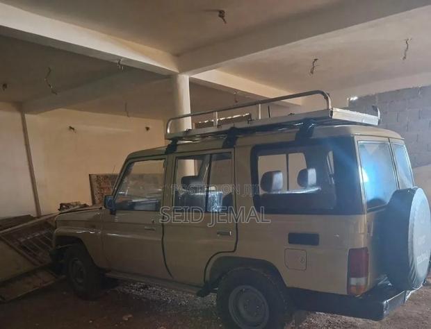 Toyota Land Cruiser 1992 Gray