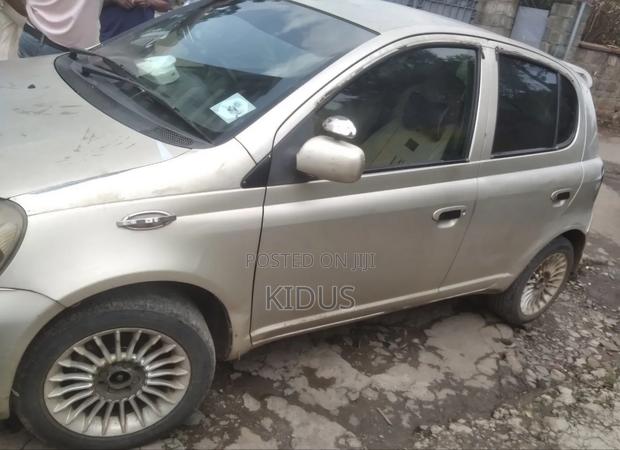 Toyota Vitz 2002 Beige