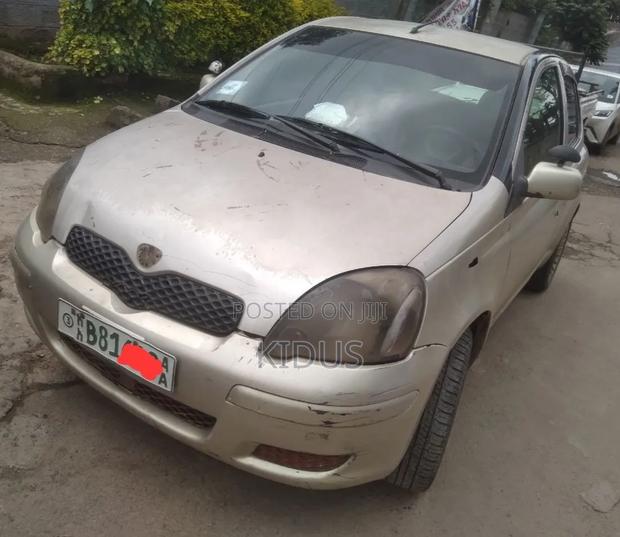 Toyota Vitz 2002 Beige