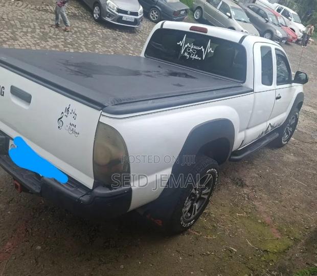 Toyota Tacoma 2015 White