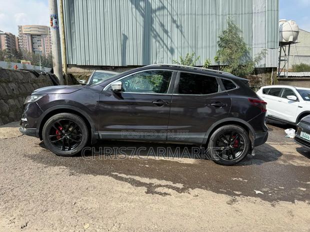 Nissan Qashqai 2018 Brown