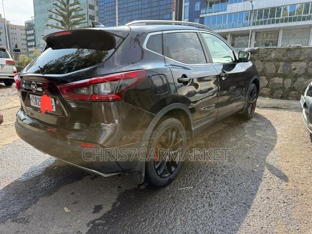 Nissan Qashqai 2018 Brown