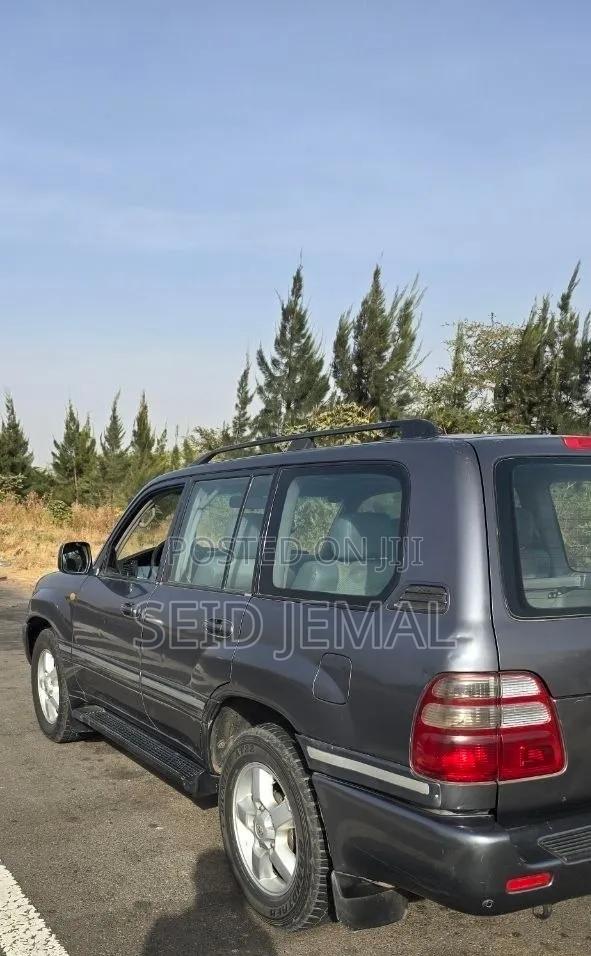 Toyota Land Cruiser 2007 Gray