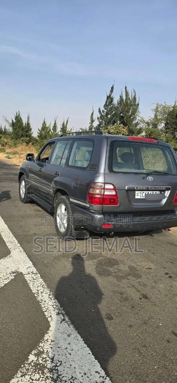 Toyota Land Cruiser 2007 Gray