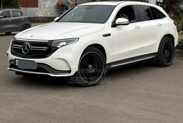 Mercedes-Benz E400 2022 Off white
