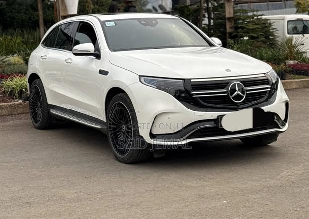 Mercedes-Benz E400 2022 Off white