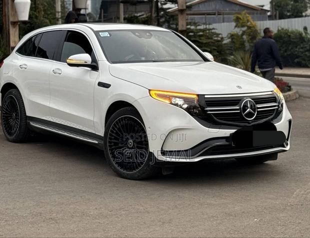 Mercedes-Benz E400 2022 Off white