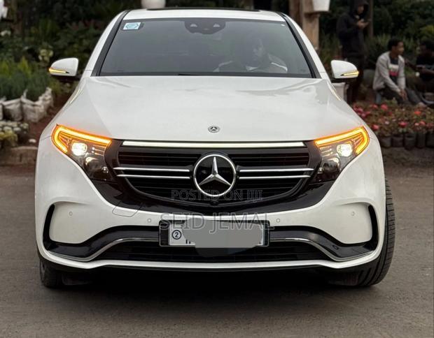Mercedes-Benz E400 2022 Off white