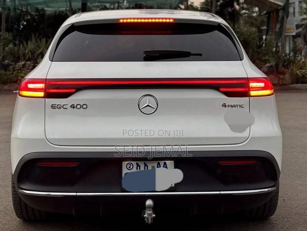 Mercedes-Benz E400 2022 Off white