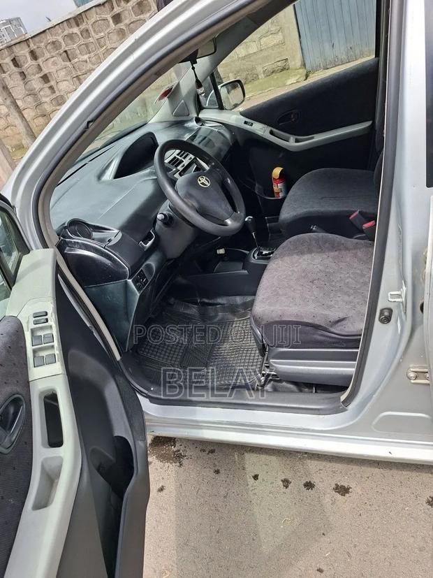 Toyota Yaris 2009 Silver