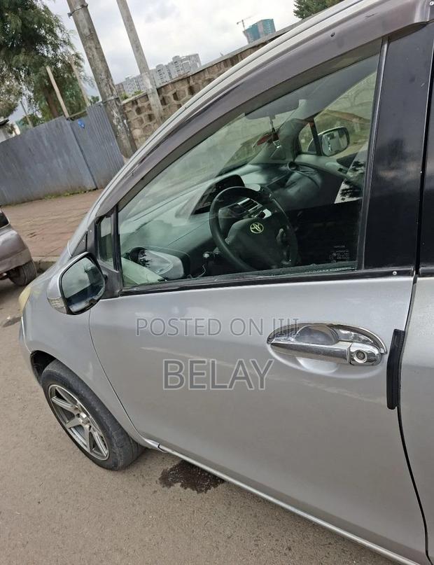 Toyota Yaris 2009 Silver