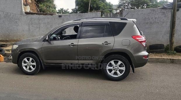 Toyota RAV4 2012 Brown