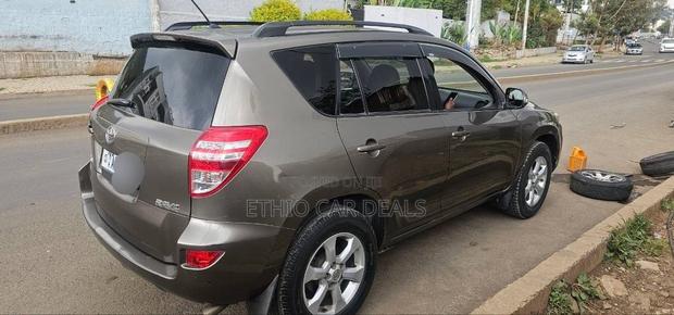 Toyota RAV4 2012 Brown