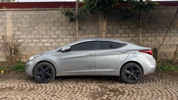 Hyundai Avante 2015 Gray